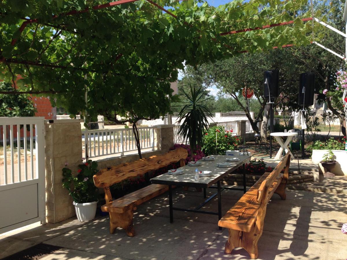 Apartmani Slavica Biograd Na Moru Exterior foto